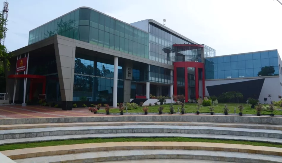 IZee Business School College Details | Campushunt